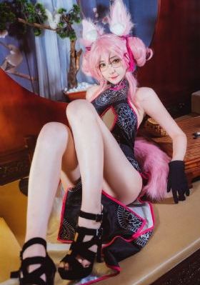 丰满的女老板艳遇2